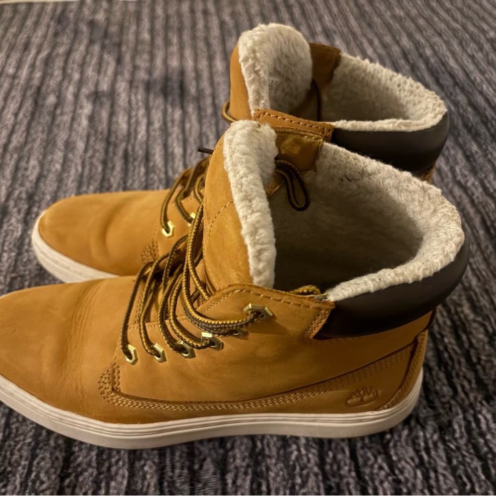 Timberland women’s Tan Boots